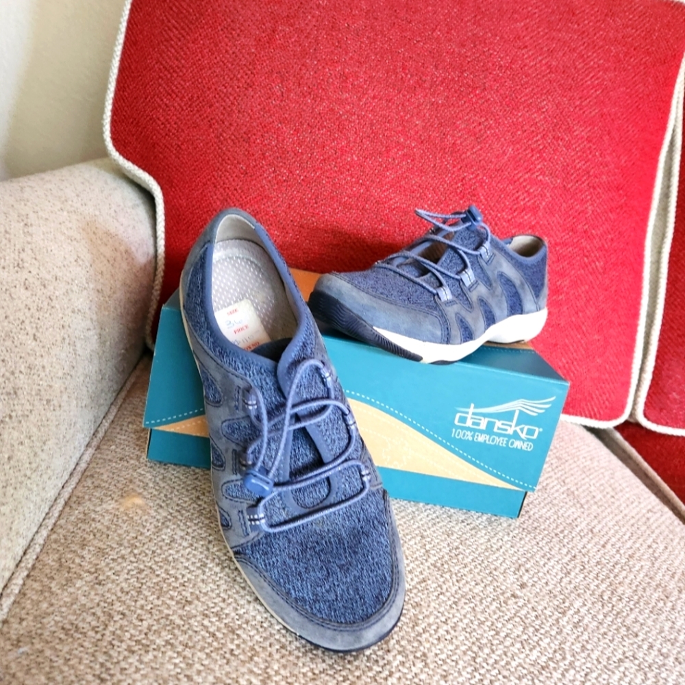 - - -Dansko Shoes Size 36